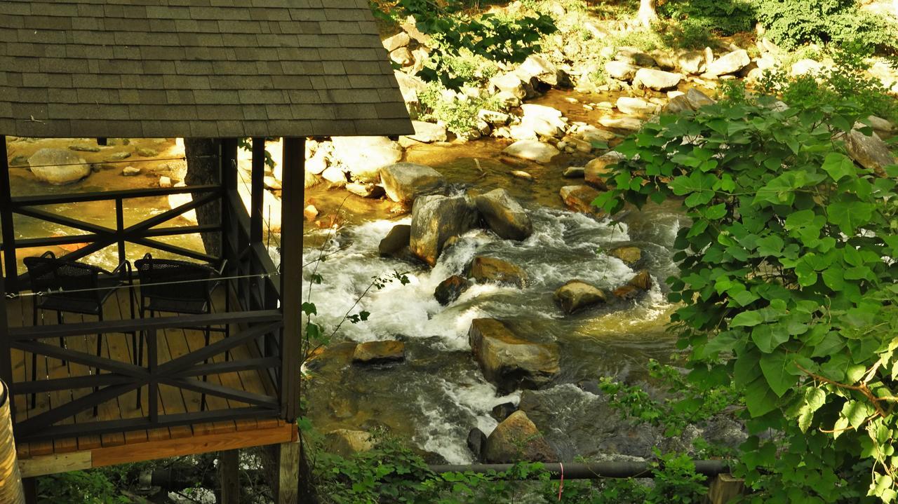 Riverside Lodge At Chimney Rock Exteriér fotografie
