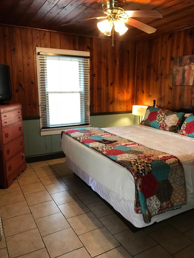 Riverside Lodge At Chimney Rock Exteriér fotografie
