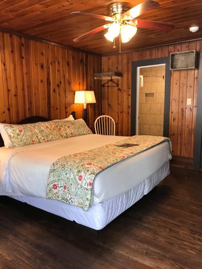 Riverside Lodge At Chimney Rock Exteriér fotografie