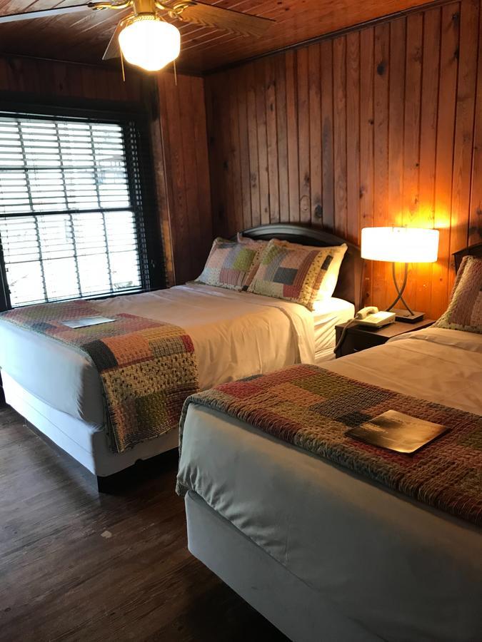Riverside Lodge At Chimney Rock Exteriér fotografie